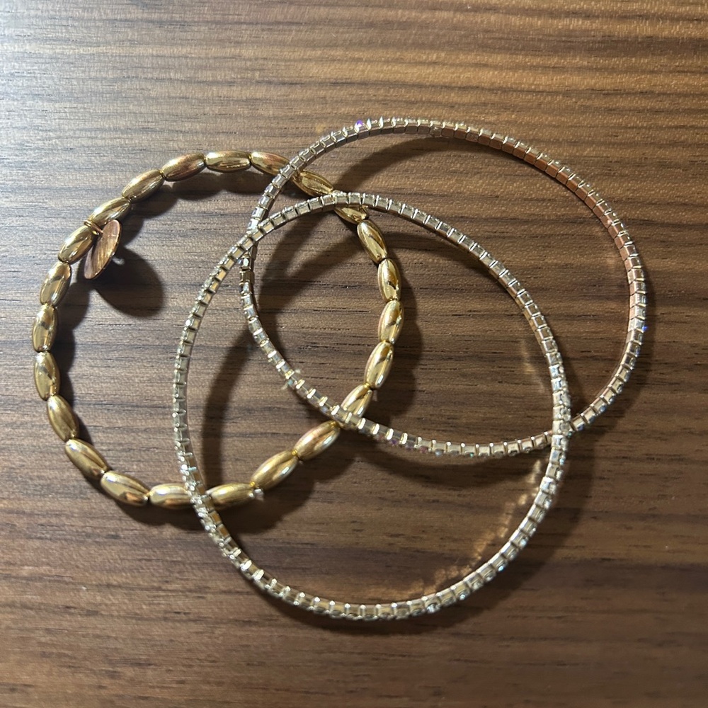 Francesca’s bracelet set